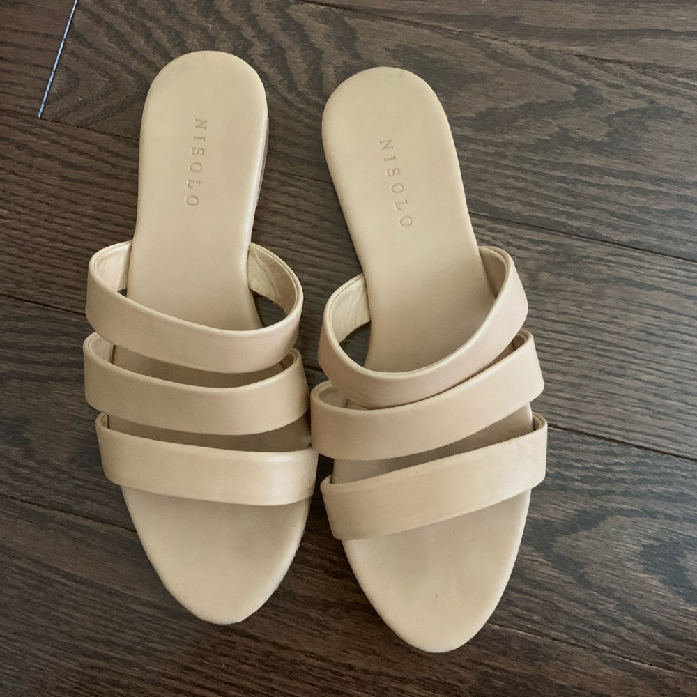 Nisolo nude sandals